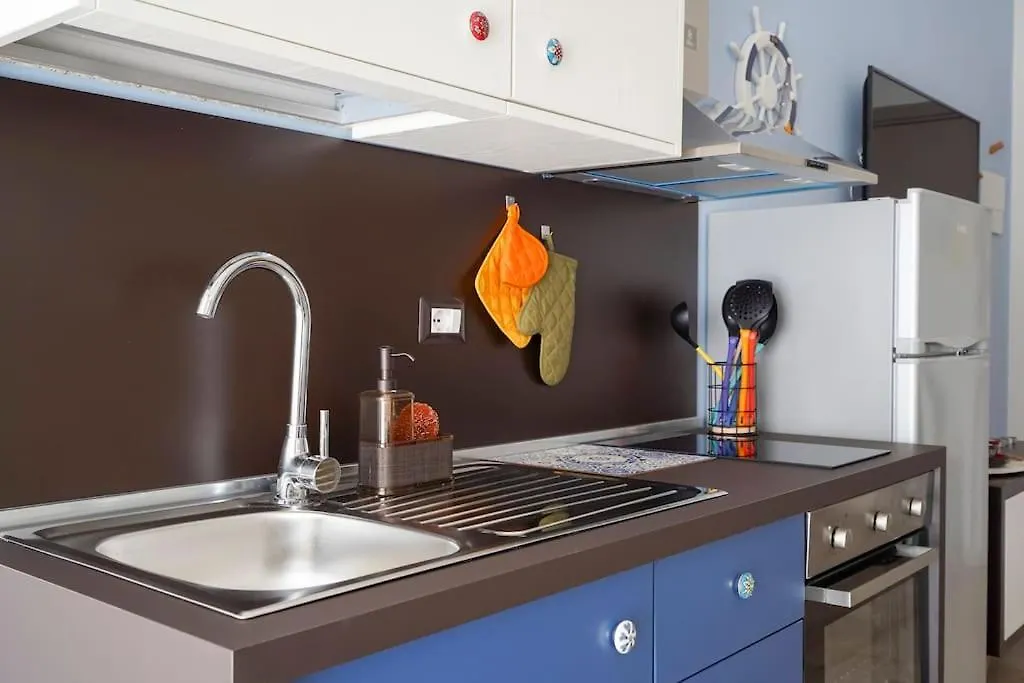 Mediterranea Apartment- Central Station - Free Wifi&Netflix Bari Apartman