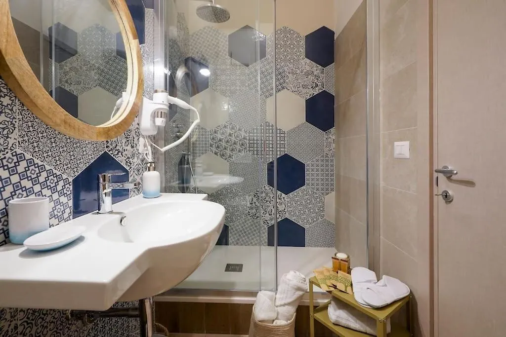 Mediterranea Apartment- Central Station - Free Wifi&Netflix Bari 0*,