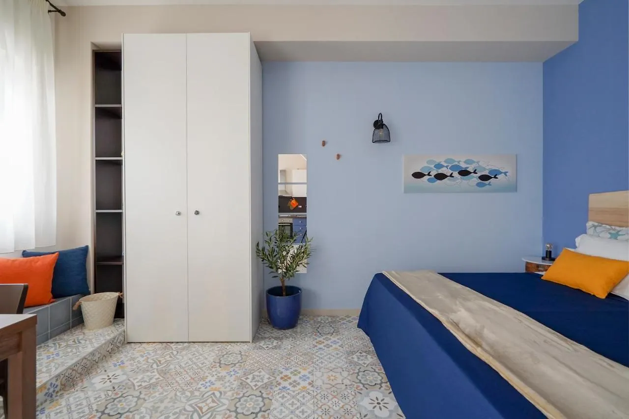 Mediterranea Apartment- Central Station - Free Wifi&Netflix Bari Italie