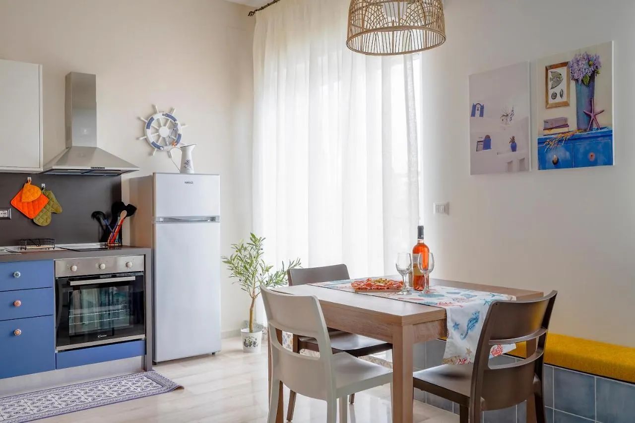 Mediterranea Apartment- Central Station - Free Wifi&Netflix Bari Olaszország