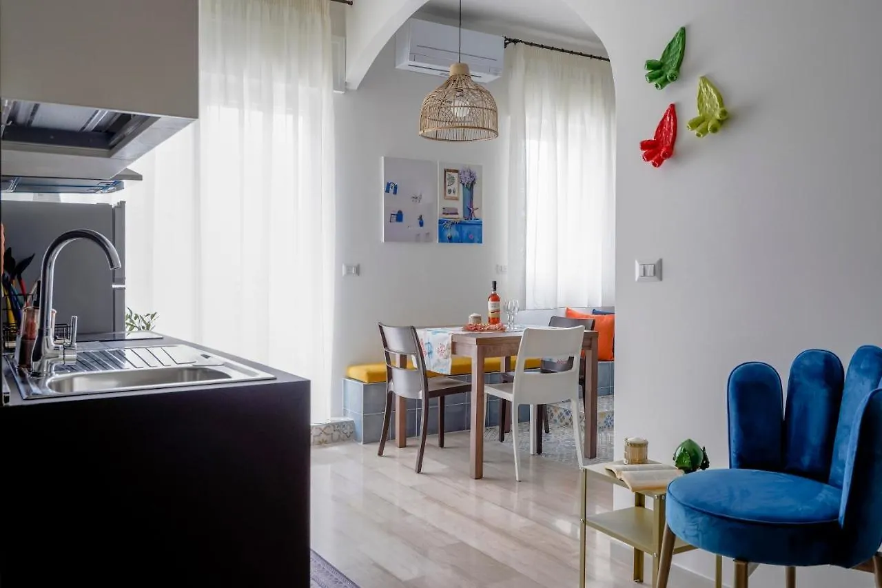 Apartman Mediterranea Apartment- Central Station - Free Wifi&Netflix Bari