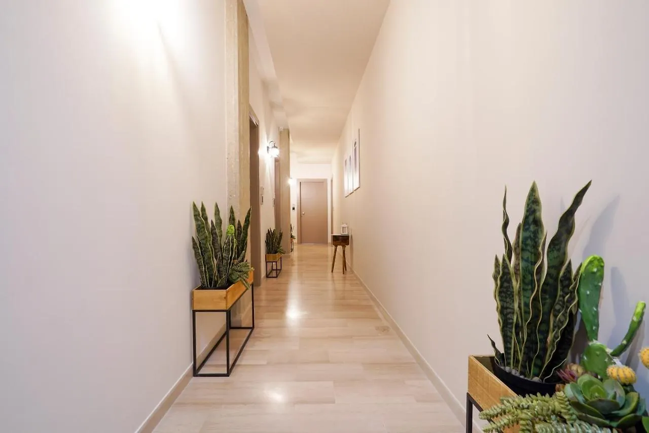 Mediterranea Apartment- Central Station - Free Wifi&Netflix Bari