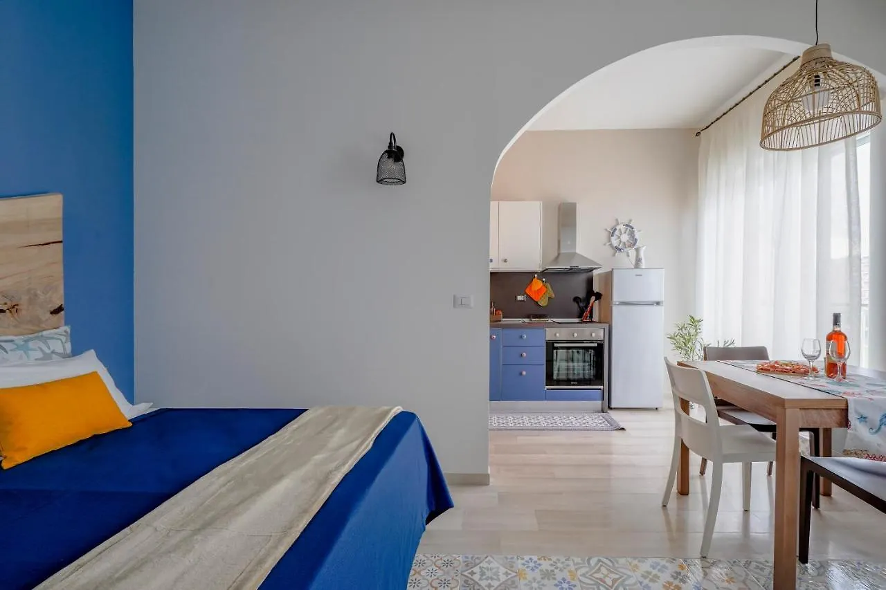 Mediterranea Apartment- Central Station - Free Wifi&Netflix Bari Apartman