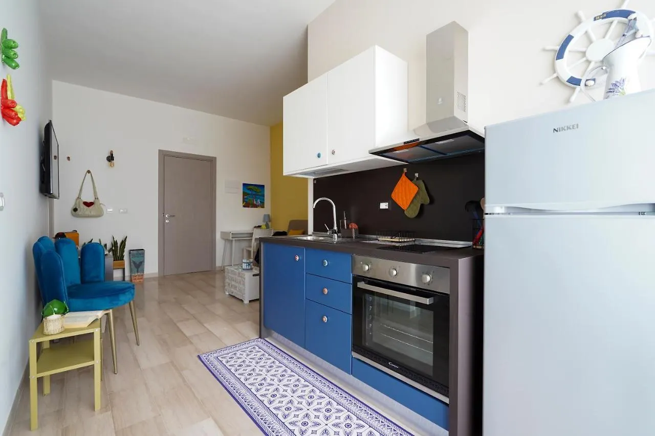 Mediterranea Apartment- Central Station - Free Wifi&Netflix Bari Appartement