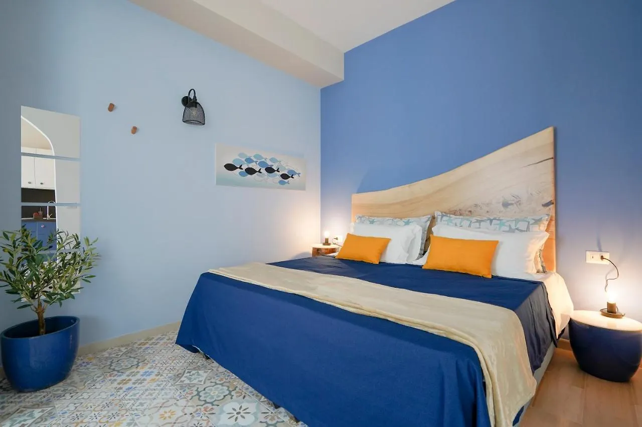 Mediterranea Apartment- Central Station - Free Wifi&Netflix Bari