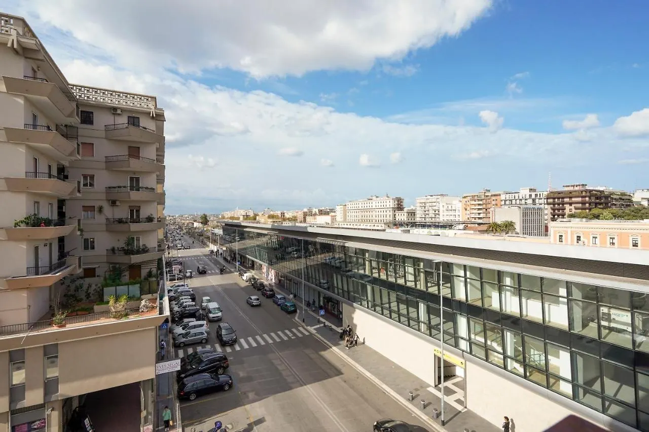 Mediterranea Apartment- Central Station - Free Wifi&Netflix Bari