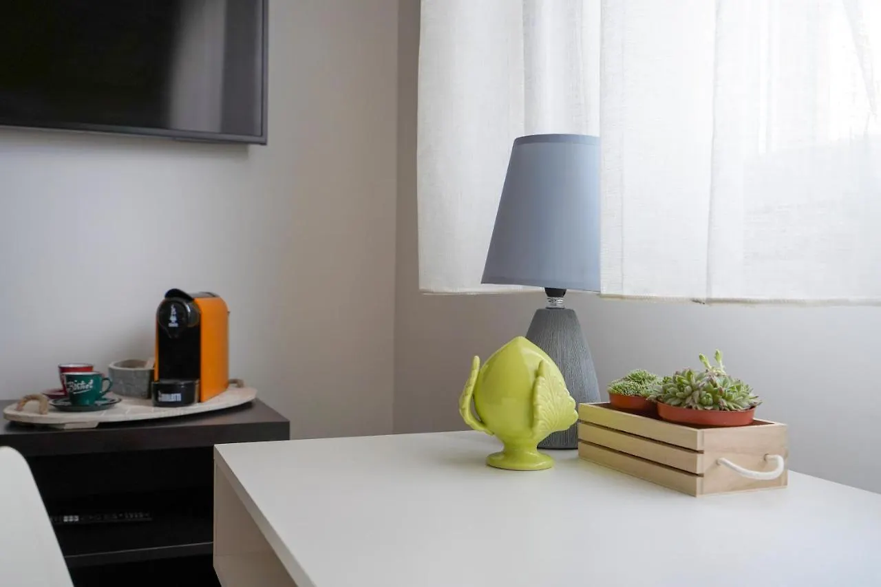 Apartman Mediterranea Apartment- Central Station - Free Wifi&Netflix Bari