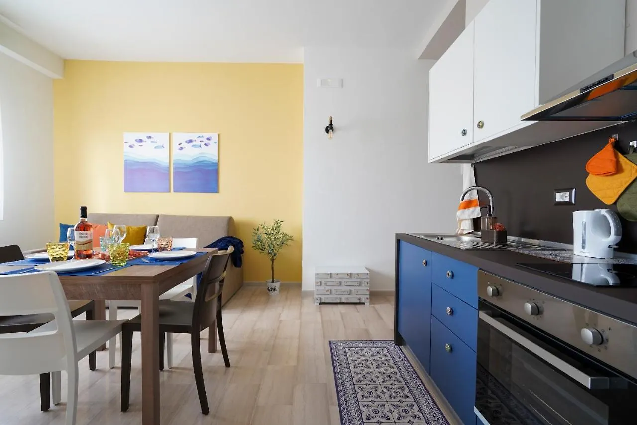 Mediterranea Apartment- Central Station - Free Wifi&Netflix Bari 0*,  Italie