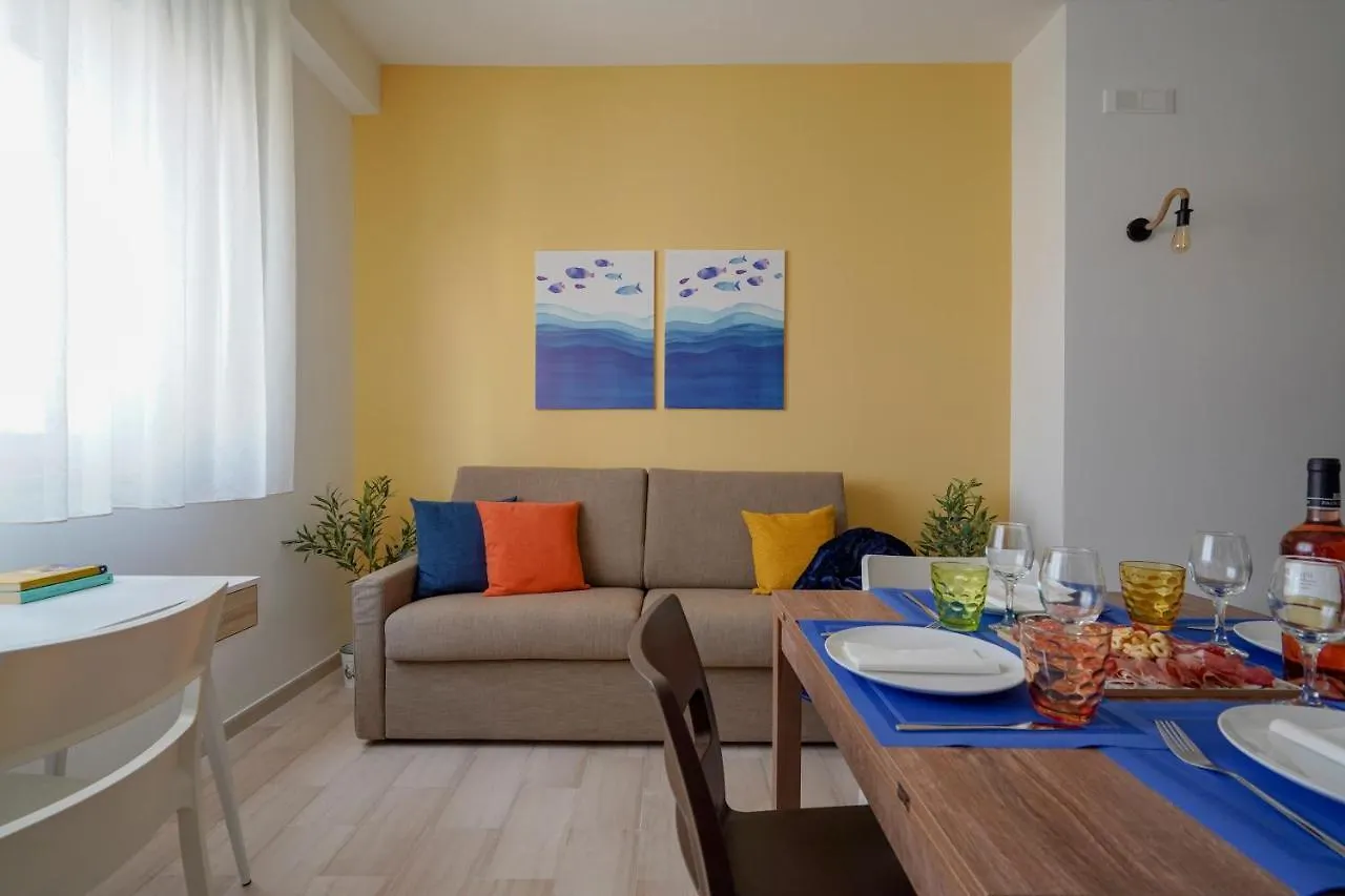 Mediterranea Apartment- Central Station - Free Wifi&Netflix Bari