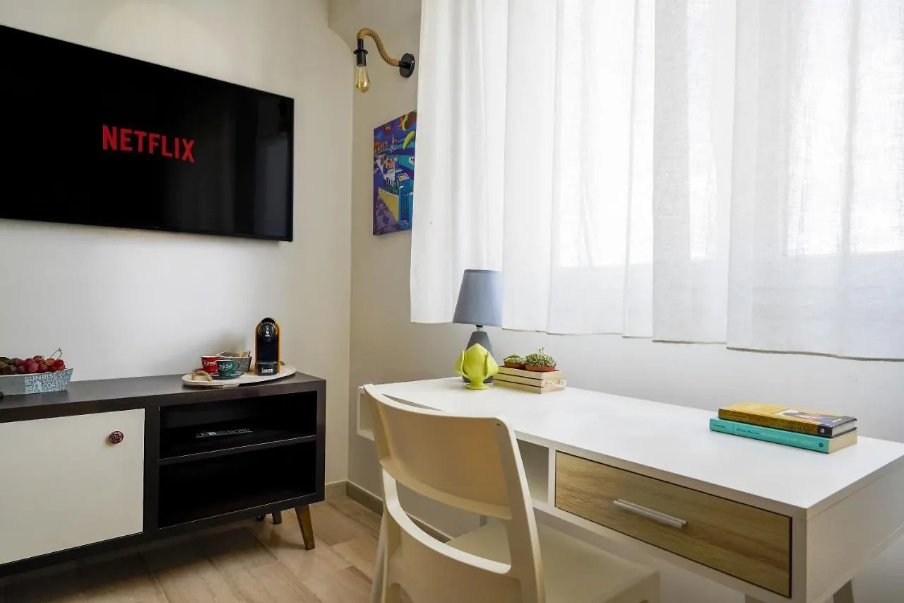 Apartman Mediterranea Apartment- Central Station - Free Wifi&Netflix Bari