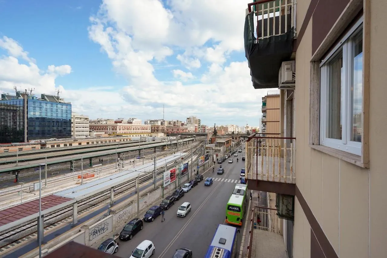 Mediterranea Apartment- Central Station - Free Wifi&Netflix Bari Appartement