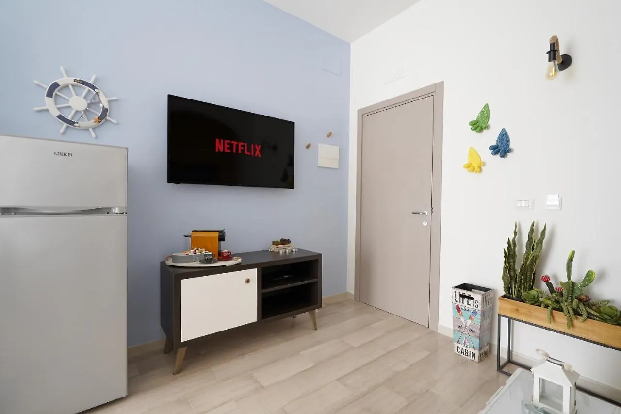 Mediterranea Apartment- Central Station - Free Wifi&Netflix Bari