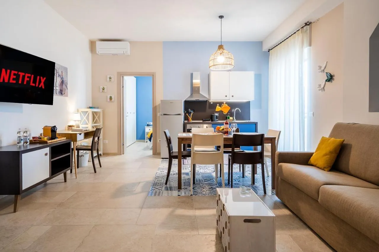 Mediterranea Apartment- Central Station - Free Wifi&Netflix Bari