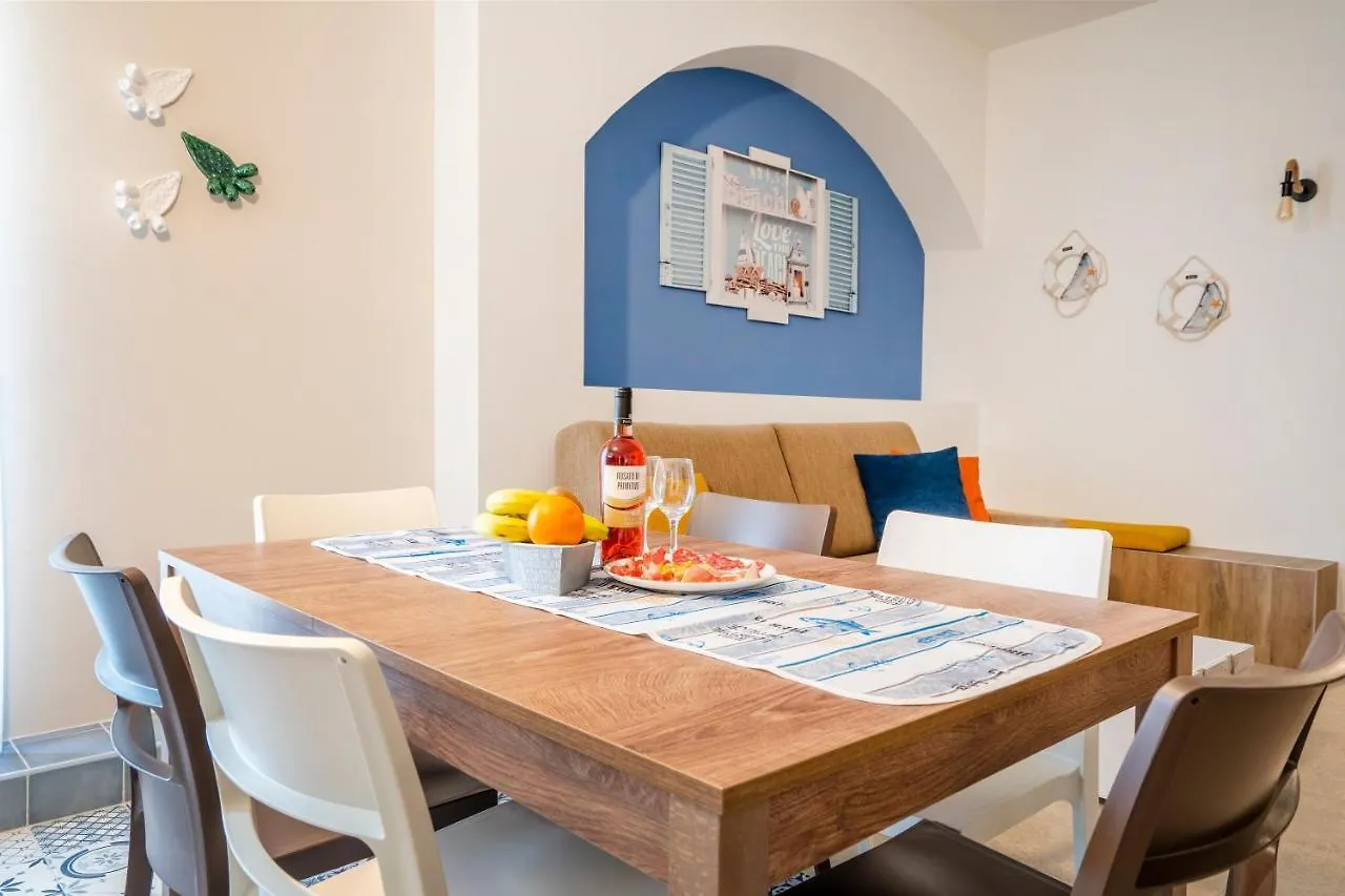 Mediterranea Apartment- Central Station - Free Wifi&Netflix Bari Apartman