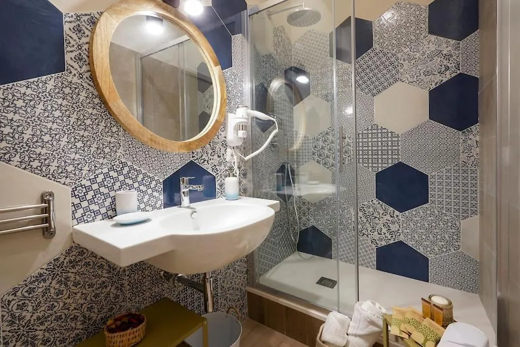 Mediterranea Apartment- Central Station - Free Wifi&Netflix Bari