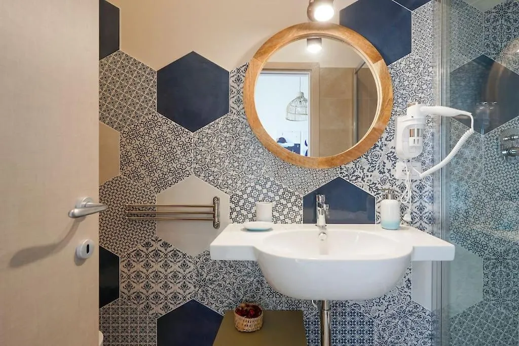 Apartment Mediterranea Apartment- Central Station - Free Wifi&Netflix Bari Italy