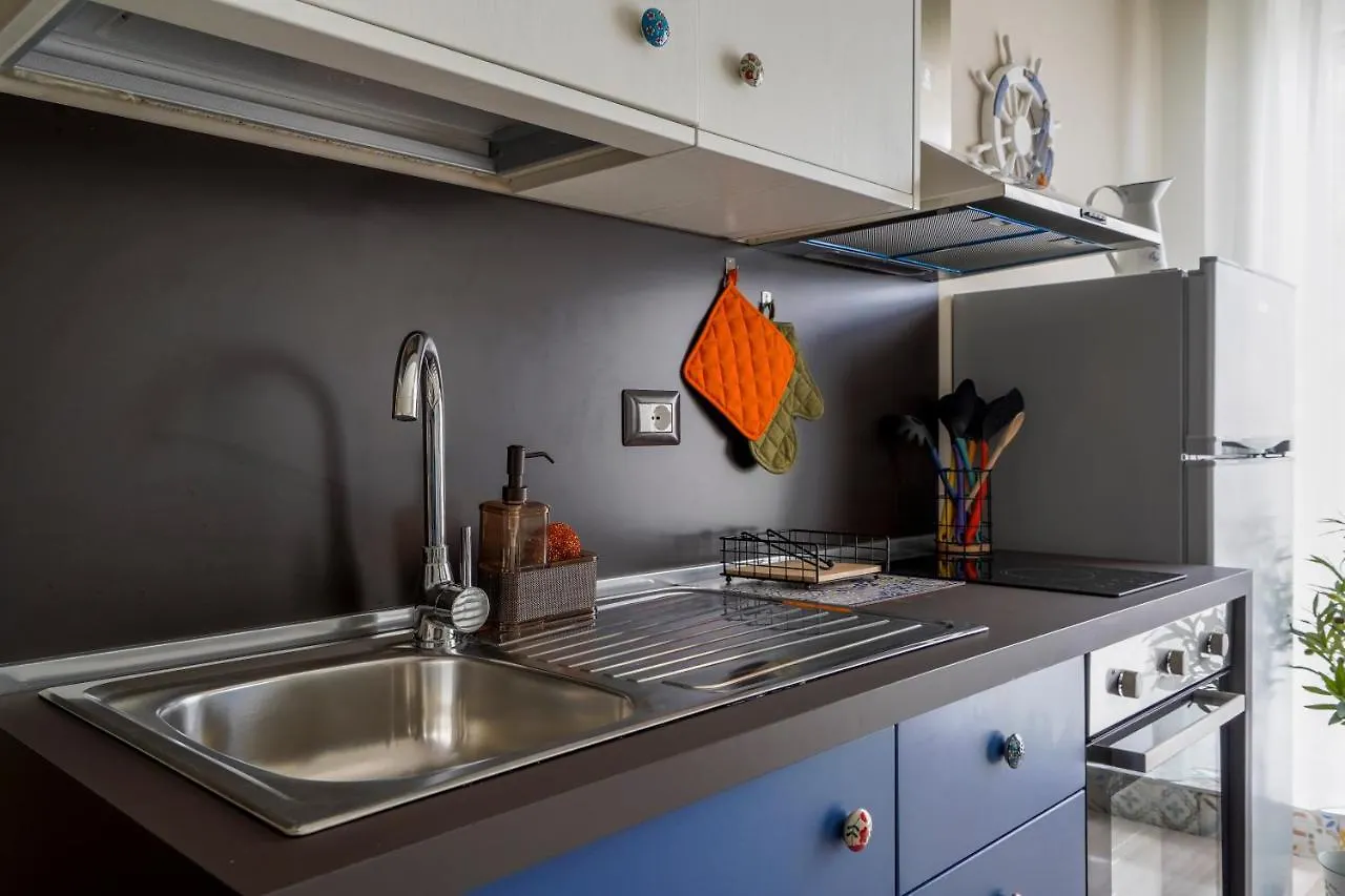 Mediterranea Apartment- Central Station - Free Wifi&Netflix Bari