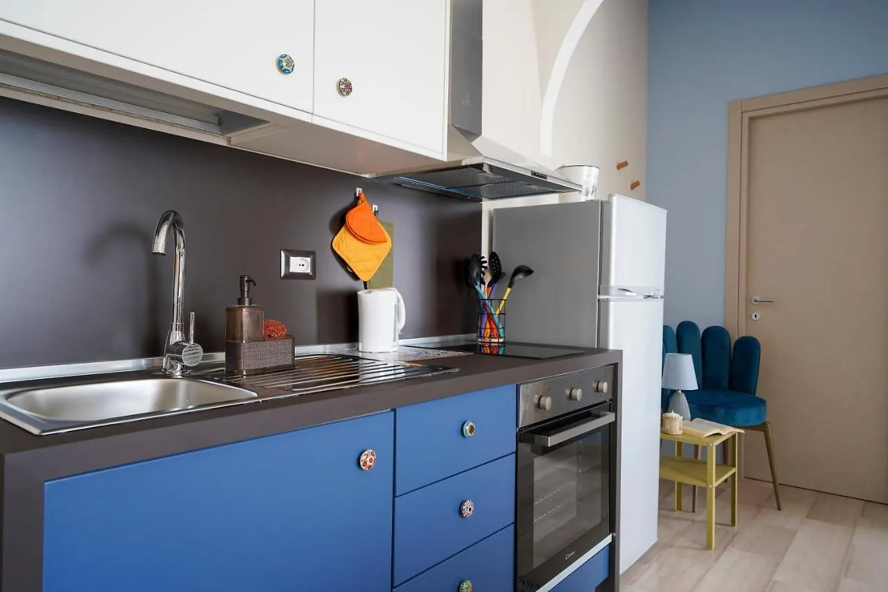 Mediterranea Apartment- Central Station - Free Wifi&Netflix Bari 0*,  Itálie