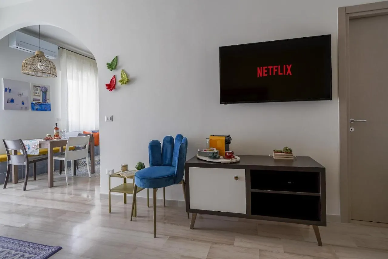 Mediterranea Apartment- Central Station - Free Wifi&Netflix Bari